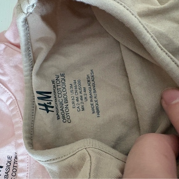 EUC lot / bundle of 3 h&m baby long sleeve flowy 3m blouse - Picture 5 of 7